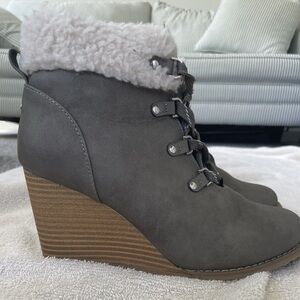 Nautica Gray Wedge Boots with Faux Fur